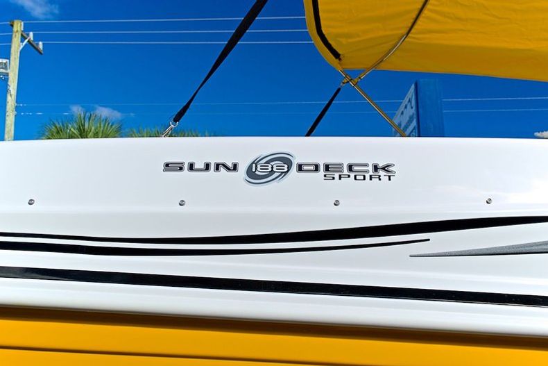 Thumbnail 9 for New 2013 Hurricane SunDeck Sport SS 188 OB boat for sale in West Palm Beach, FL