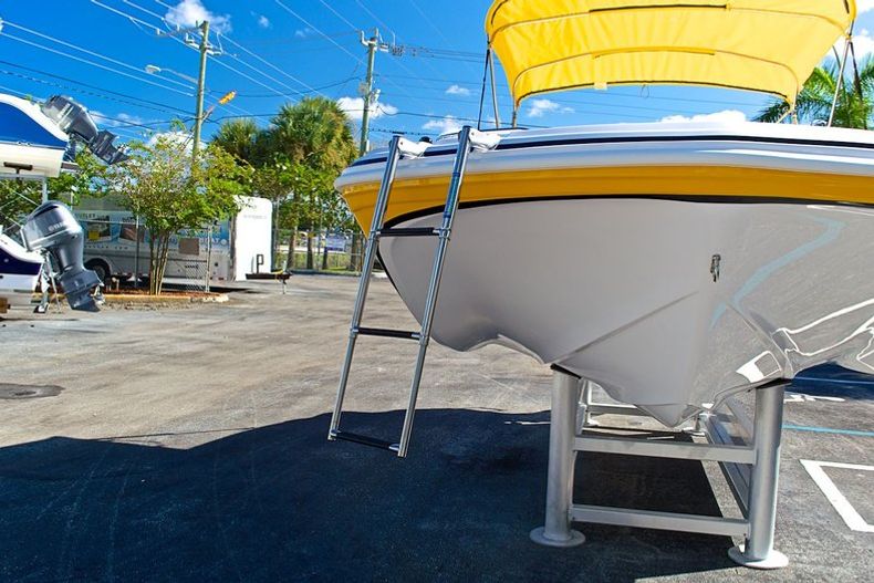 Thumbnail 18 for New 2013 Hurricane SunDeck Sport SS 188 OB boat for sale in West Palm Beach, FL