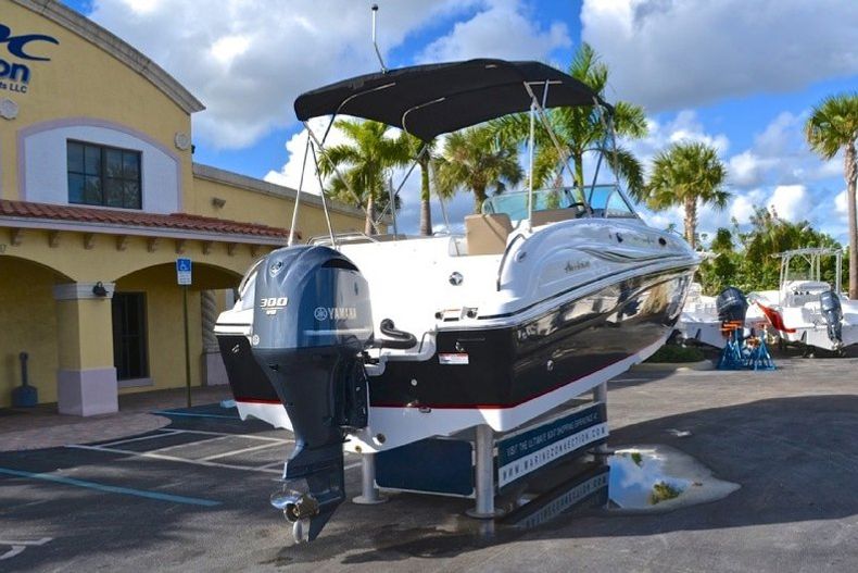 Thumbnail 7 for New 2013 Hurricane SunDeck SD 2700 OB boat for sale in West Palm Beach, FL