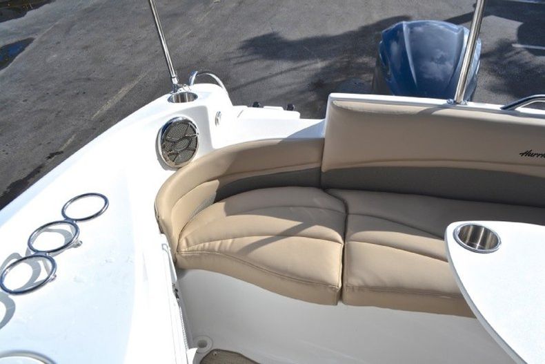 Thumbnail 29 for New 2013 Hurricane SunDeck SD 2700 OB boat for sale in West Palm Beach, FL