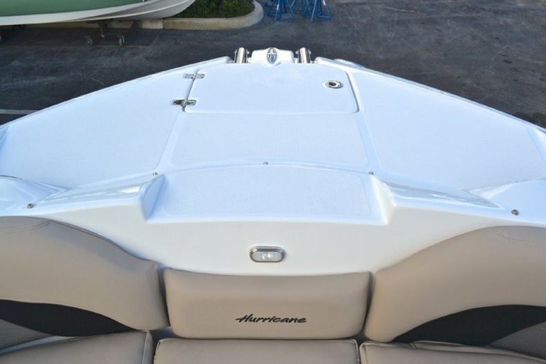 Thumbnail 79 for New 2013 Hurricane SunDeck SD 2700 OB boat for sale in West Palm Beach, FL