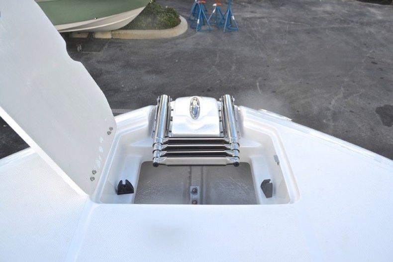 Thumbnail 93 for New 2013 Hurricane SunDeck SD 2700 OB boat for sale in West Palm Beach, FL