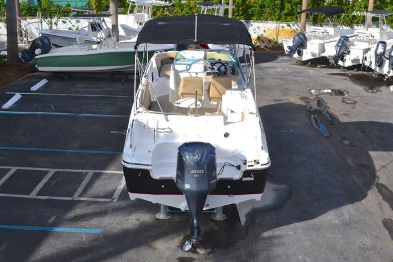 Thumbnail 94 for New 2013 Hurricane SunDeck SD 2700 OB boat for sale in West Palm Beach, FL