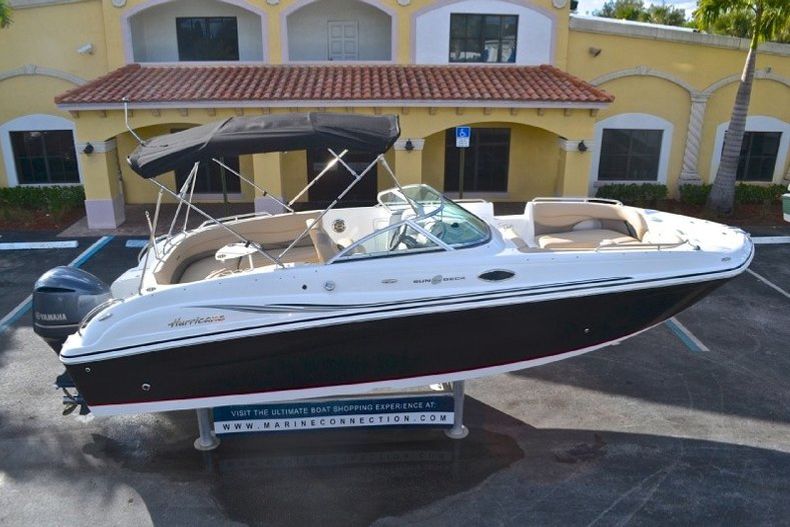 Thumbnail 96 for New 2013 Hurricane SunDeck SD 2700 OB boat for sale in West Palm Beach, FL