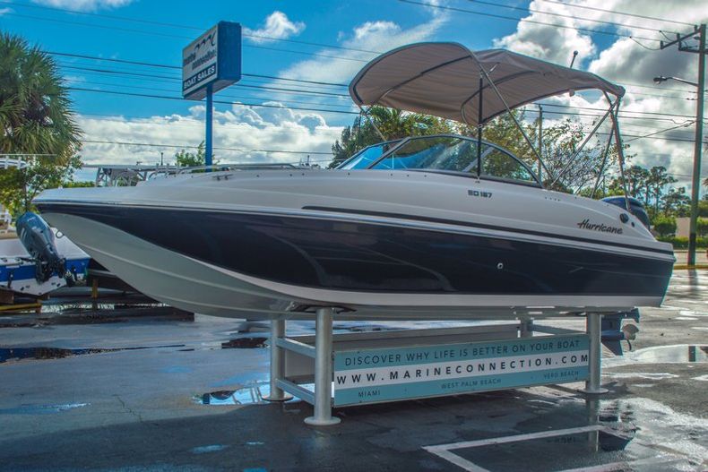 Thumbnail 3 for New 2016 Hurricane SunDeck SD 187 OB boat for sale in Vero Beach, FL