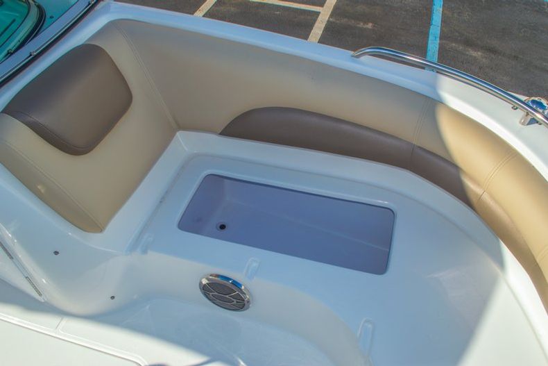Thumbnail 37 for New 2016 Hurricane SunDeck SD 187 OB boat for sale in Vero Beach, FL