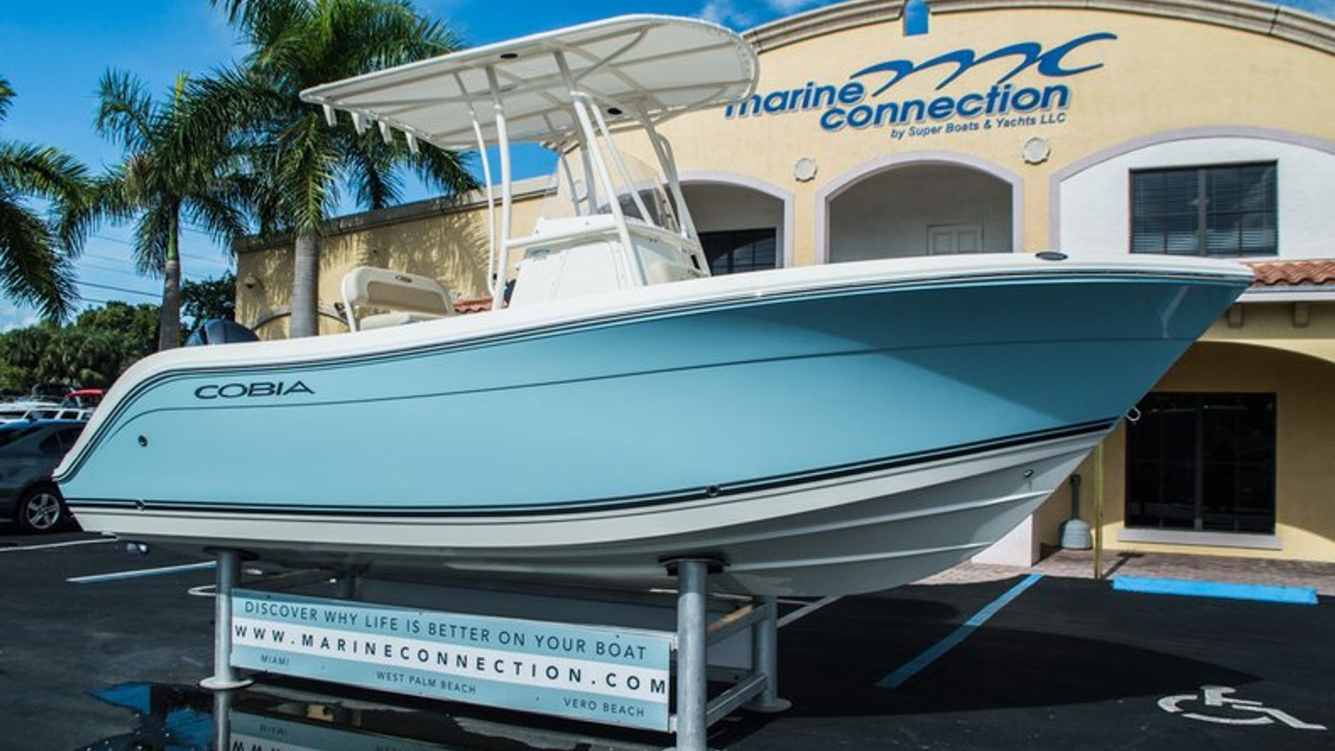 New 2016 Cobia 201 Center Console #T003 image 2