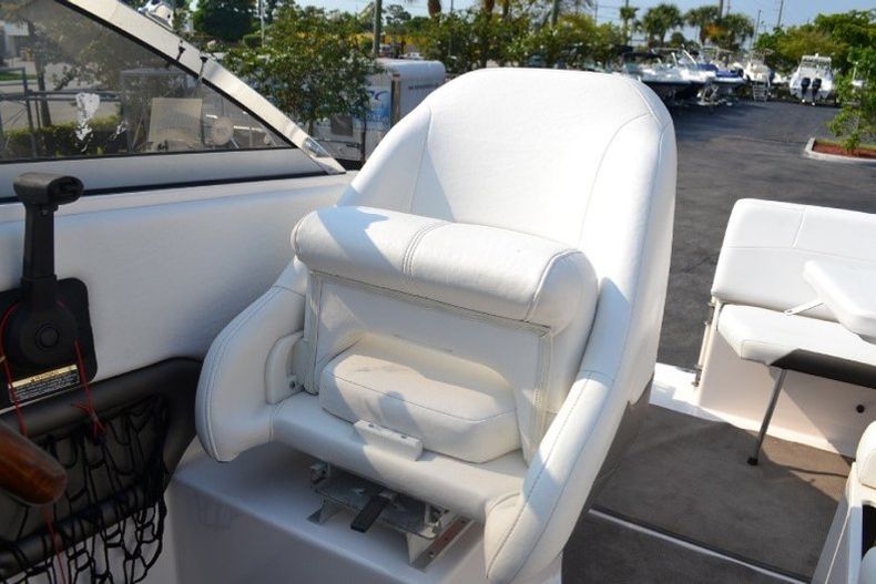 Thumbnail 31 for Used 2006 Regal 2565 Window Express boat for sale in West Palm Beach, FL