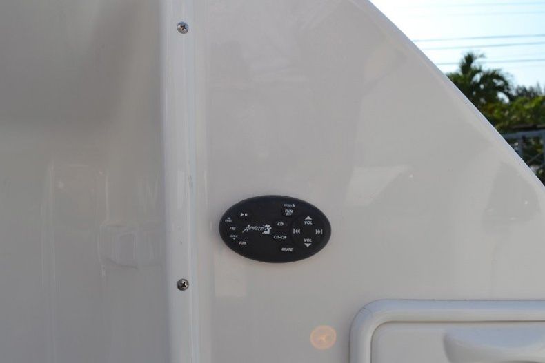Thumbnail 40 for Used 2006 Regal 2565 Window Express boat for sale in West Palm Beach, FL