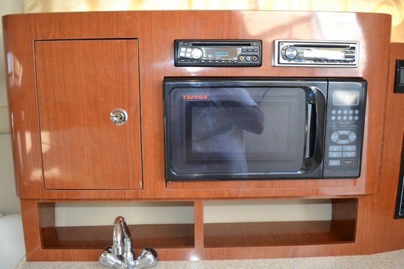 Thumbnail 55 for Used 2006 Regal 2565 Window Express boat for sale in West Palm Beach, FL