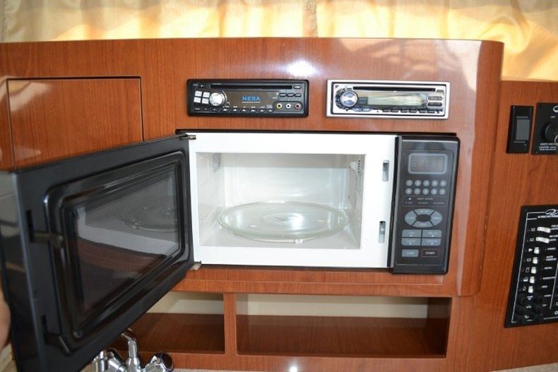 Thumbnail 61 for Used 2006 Regal 2565 Window Express boat for sale in West Palm Beach, FL