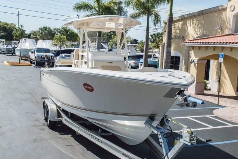 Thumbnail 10 for New 2015 Cobia 277 Center Console boat for sale in West Palm Beach, FL