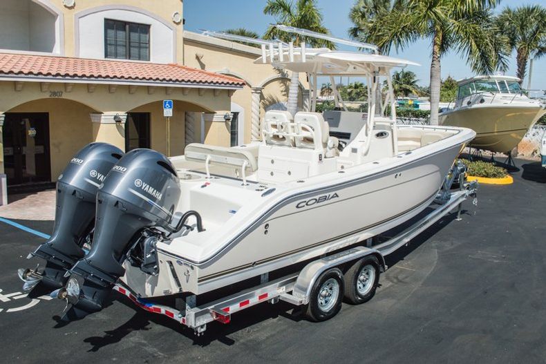 Thumbnail 13 for New 2015 Cobia 277 Center Console boat for sale in West Palm Beach, FL