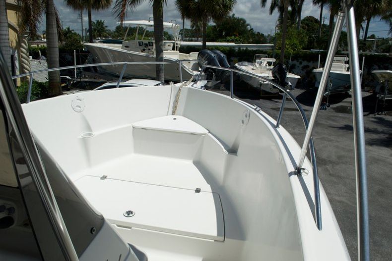 Thumbnail 9 for Used 2003 Aquasport 205 Osprey CC boat for sale in West Palm Beach, FL