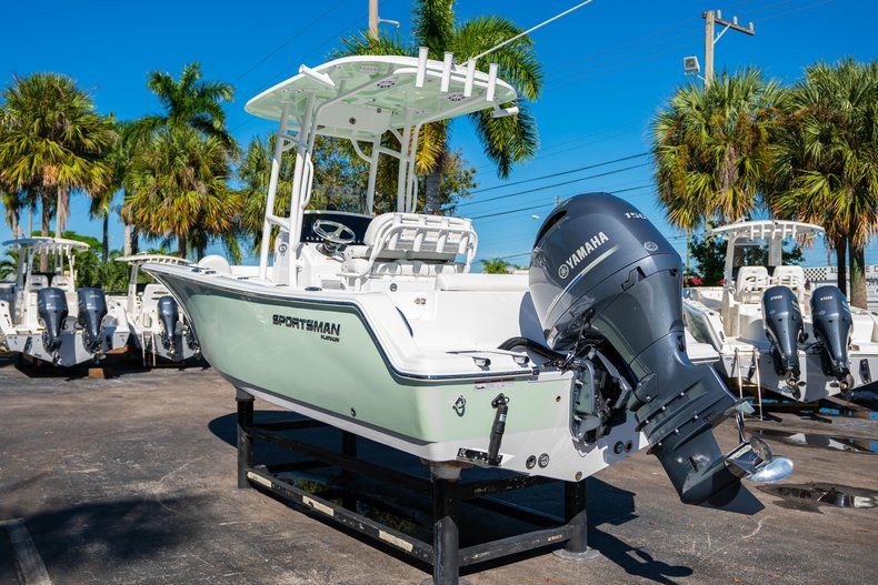 Thumbnail 5 for New 2020 Sportsman Open 212 Center Console boat for sale in Vero Beach, FL