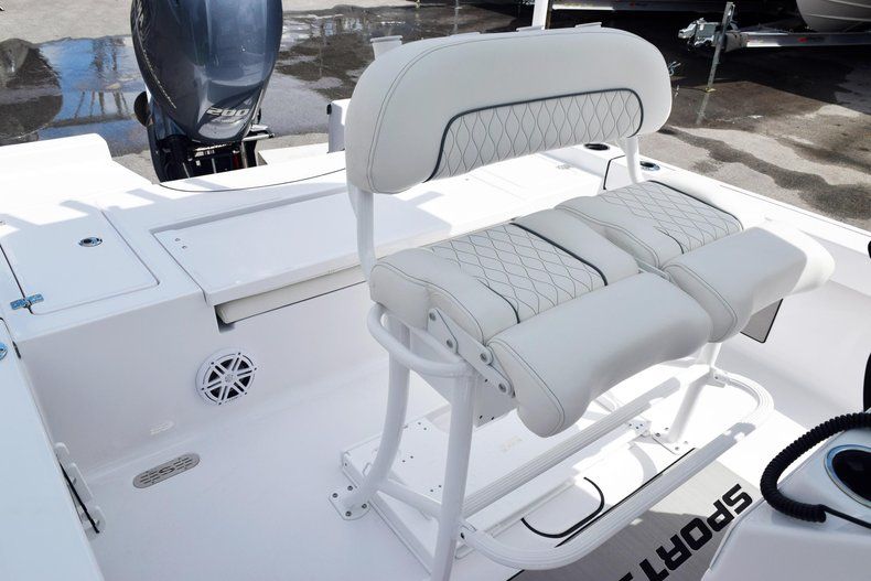 Thumbnail 25 for New 2020 Sportsman Masters 227 Bay Boat boat for sale in Miami, FL