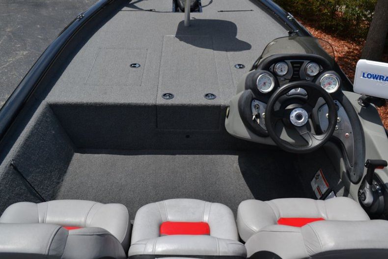 Thumbnail 8 for Used 2016 Tracker Pro 190 TX boat for sale in Vero Beach, FL