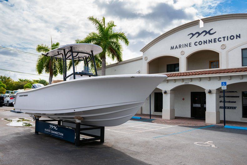 Thumbnail 1 for New 2020 Sportsman Heritage 231 Center Console boat for sale in West Palm Beach, FL