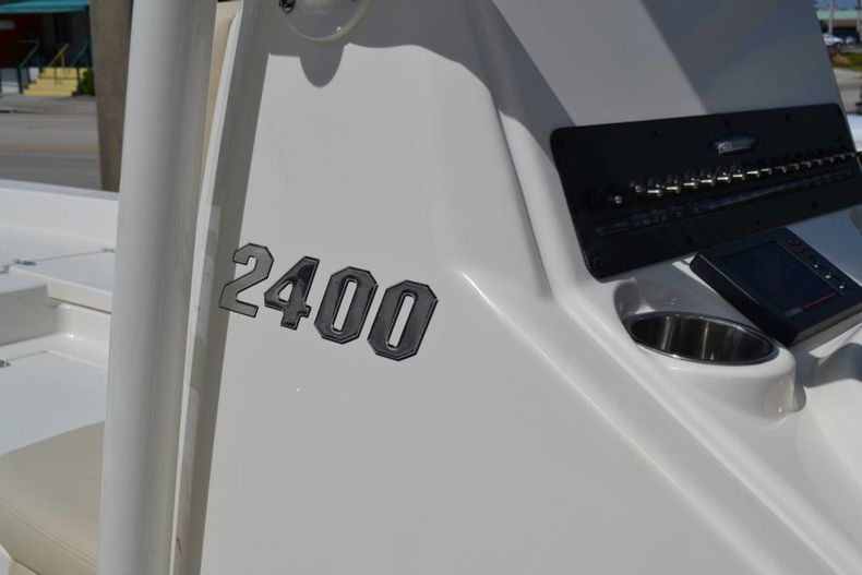 Thumbnail 10 for New 2020 Pathfinder 2400 TRS Bay Boat boat for sale in Vero Beach, FL