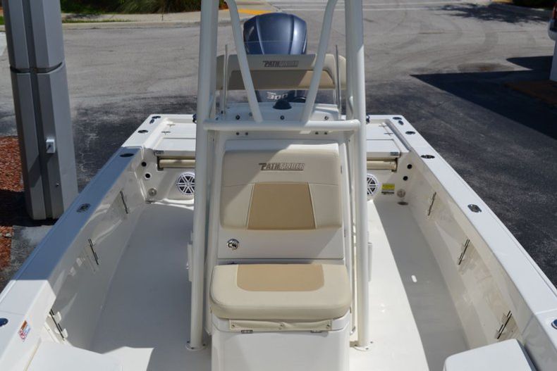 Thumbnail 12 for New 2020 Pathfinder 2400 TRS Bay Boat boat for sale in Vero Beach, FL