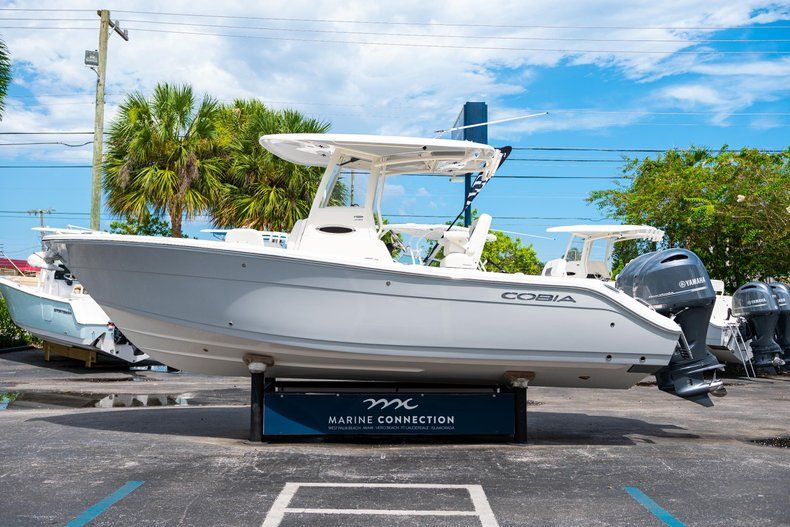 Thumbnail 4 for New 2020 Cobia 240 CC Center Console boat for sale in West Palm Beach, FL