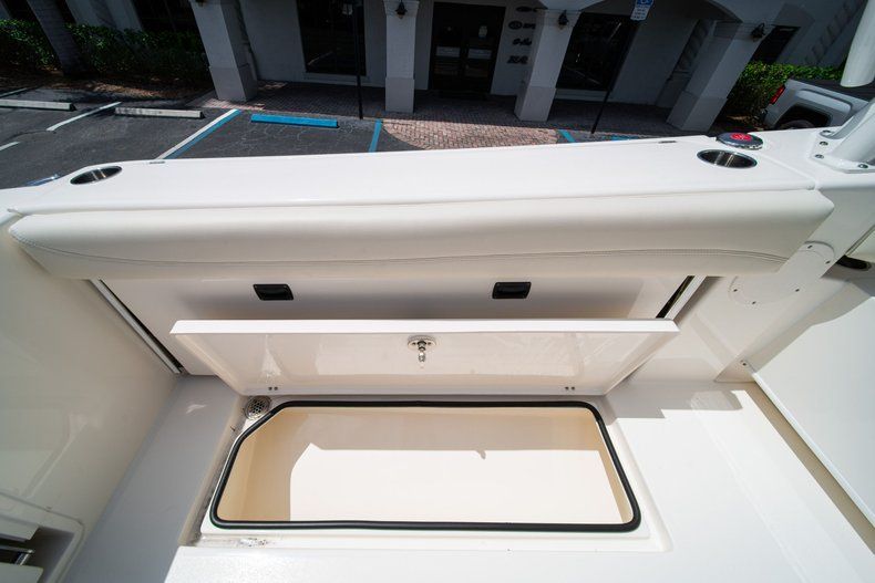 Thumbnail 15 for New 2020 Cobia 280 DC Dual Console boat for sale in West Palm Beach, FL