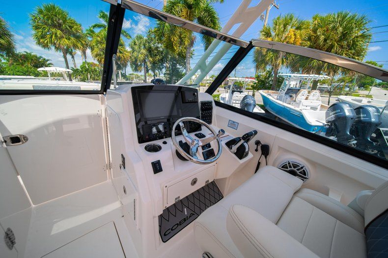 Thumbnail 27 for New 2020 Cobia 280 DC Dual Console boat for sale in West Palm Beach, FL