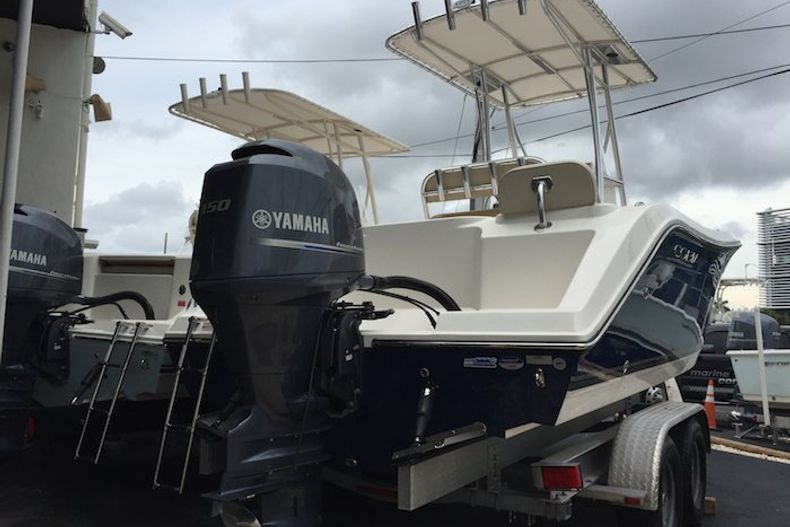 Thumbnail 1 for New 2015 Cobia 217 Center Console boat for sale in Miami, FL