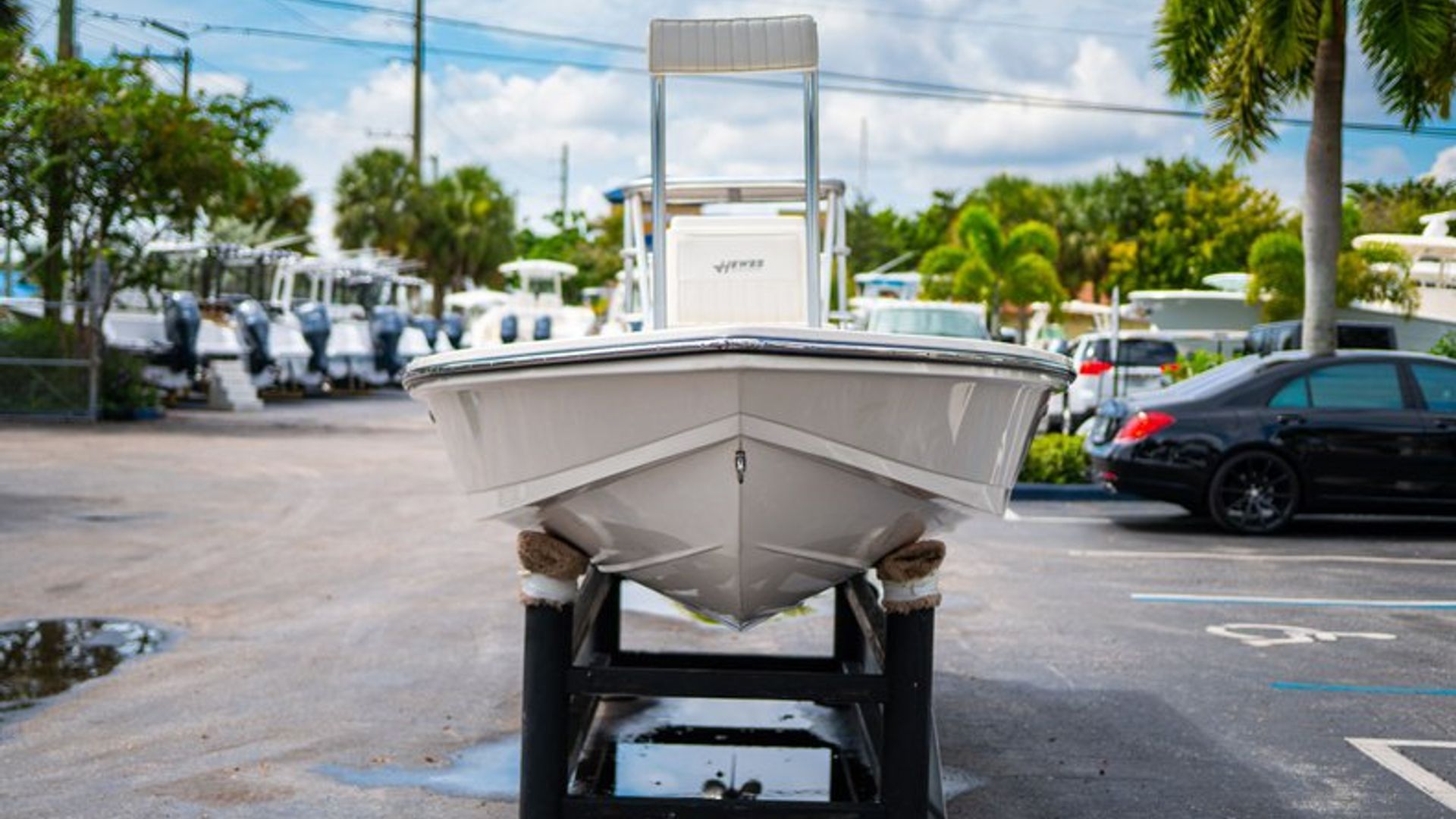 Used 2018 Hewes Redfisher 18 #C025 image 3