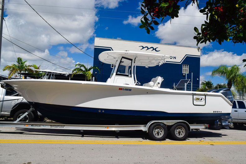 Thumbnail 3 for Used 2018 Sea Hunt 30 GAMEFISH boat for sale in Miami, FL