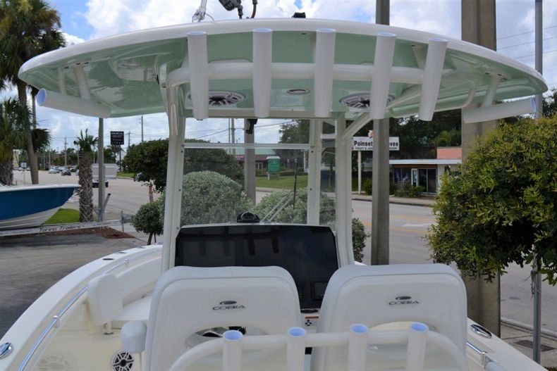 Thumbnail 11 for New 2020 Cobia 262 CC Center Console boat for sale in West Palm Beach, FL