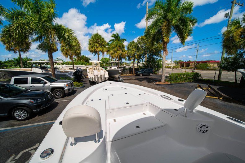 Thumbnail 37 for New 2020 Sportsman Masters 247 Bay Boat boat for sale in West Palm Beach, FL