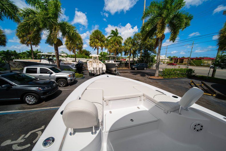 Thumbnail 36 for New 2020 Sportsman Masters 247 Bay Boat boat for sale in West Palm Beach, FL