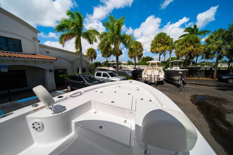 Thumbnail 33 for New 2020 Sportsman Masters 247 Bay Boat boat for sale in West Palm Beach, FL