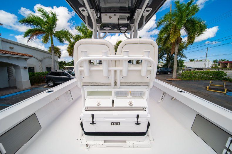 Thumbnail 16 for New 2020 Sportsman Masters 247 Bay Boat boat for sale in West Palm Beach, FL