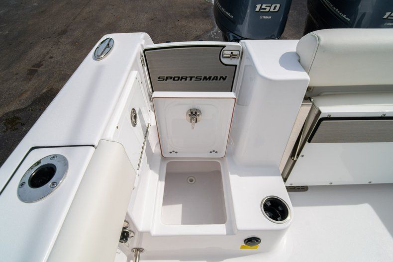 Thumbnail 14 for New 2020 Sportsman Open 252 Center Console boat for sale in Fort Lauderdale, FL