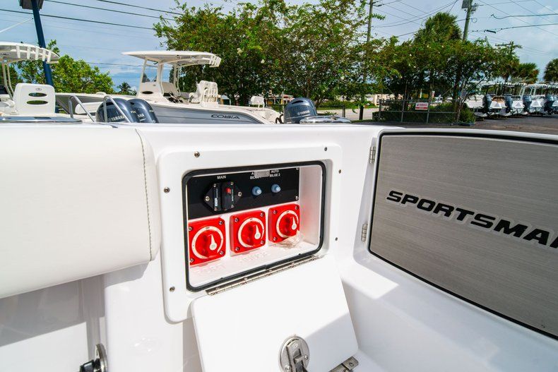 Thumbnail 12 for New 2020 Sportsman Open 252 Center Console boat for sale in Fort Lauderdale, FL