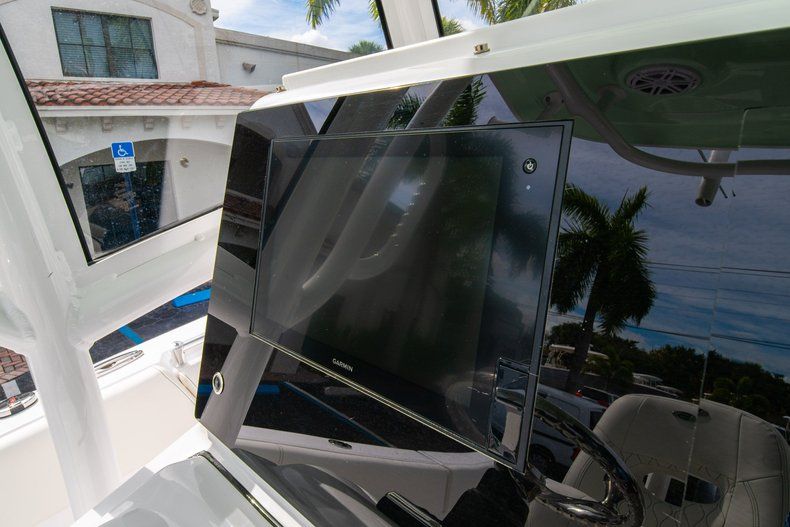 Thumbnail 30 for New 2020 Sportsman Open 252 Center Console boat for sale in Fort Lauderdale, FL