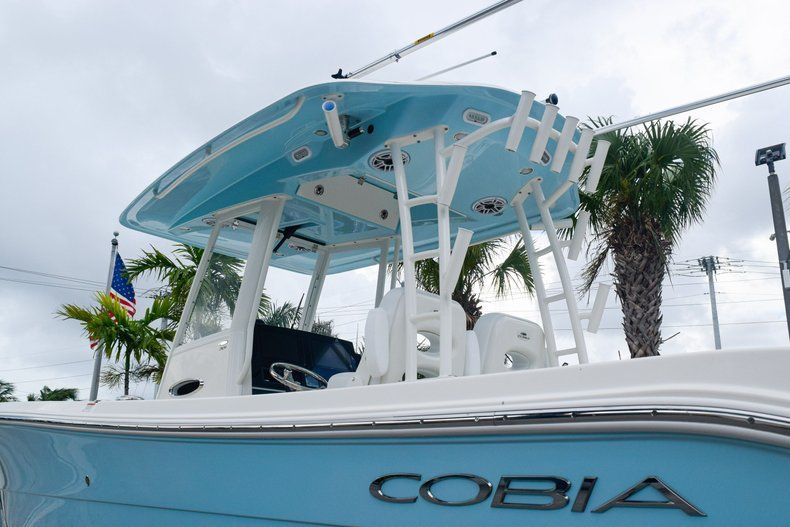 Thumbnail 6 for New 2020 Cobia 301 CC Center Console boat for sale in West Palm Beach, FL