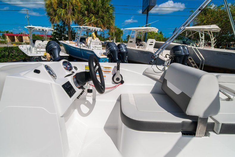 Thumbnail 17 for New 2020 Hurricane SS 185 OB boat for sale in West Palm Beach, FL