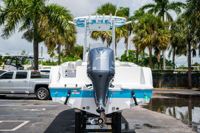 Thumbnail 6 for New 2020 Sportsman Open 232 Center Console boat for sale in West Palm Beach, FL