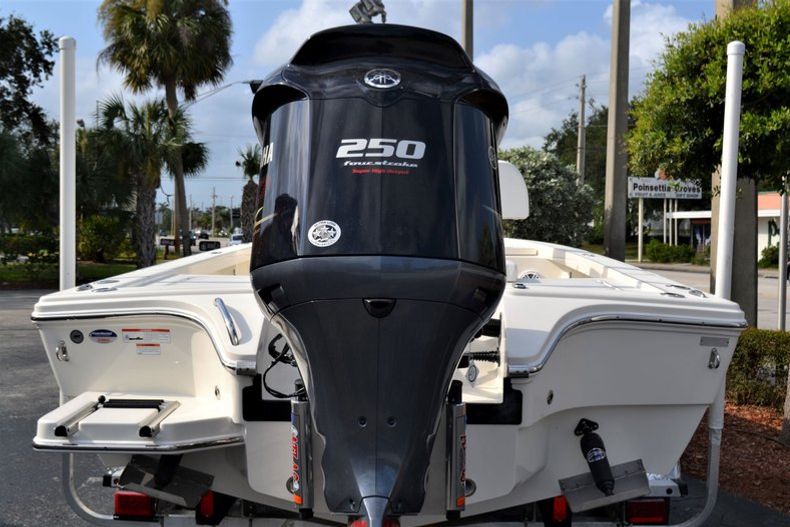 Thumbnail 4 for New 2020 Pathfinder 2300 HPS Bay Boat boat for sale in Vero Beach, FL