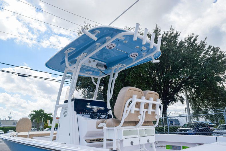 Thumbnail 8 for Used 2019 Sportsman Masters 247 Bay Boat boat for sale in Miami, FL