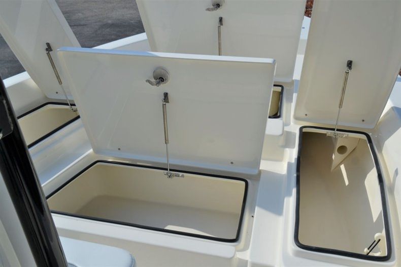 Thumbnail 21 for New 2020 Pathfinder 2400 TRS Bay Boat boat for sale in Vero Beach, FL