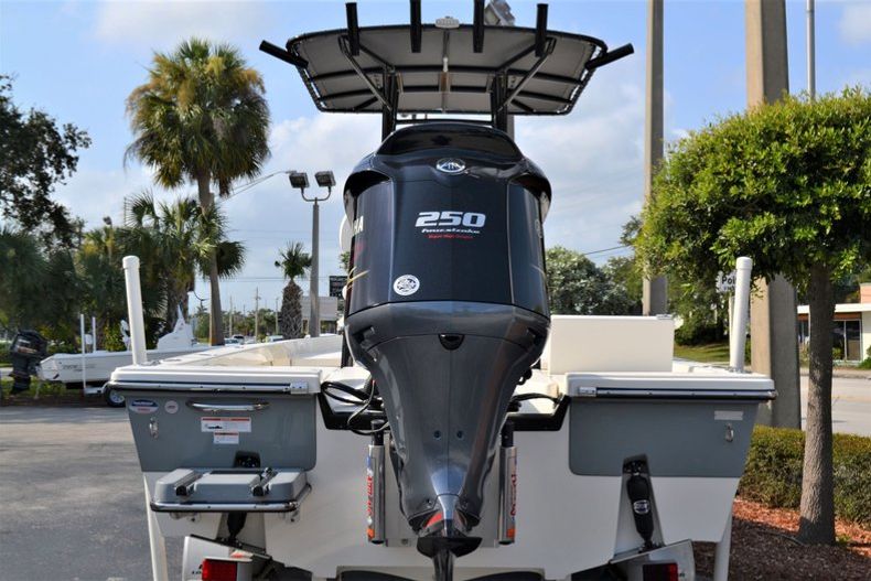 Thumbnail 5 for New 2020 Pathfinder 2400 TRS Bay Boat boat for sale in Vero Beach, FL