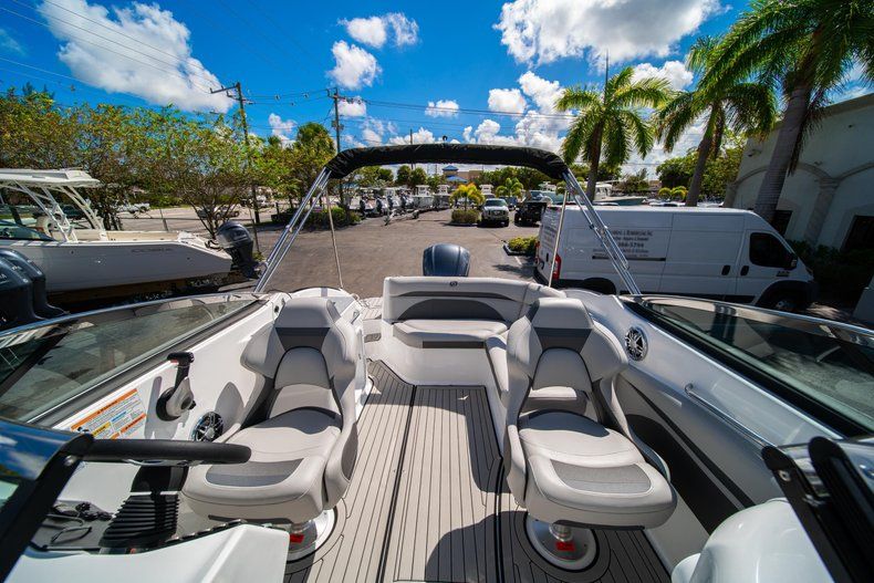 Thumbnail 25 for New 2020 Hurricane SD 2400 OB boat for sale in West Palm Beach, FL