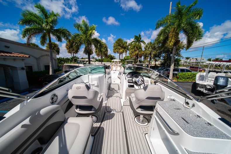 Thumbnail 8 for New 2020 Hurricane SD 2400 OB boat for sale in West Palm Beach, FL