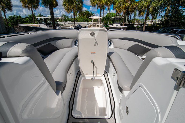 Thumbnail 31 for New 2020 Hurricane SD 2400 OB boat for sale in West Palm Beach, FL