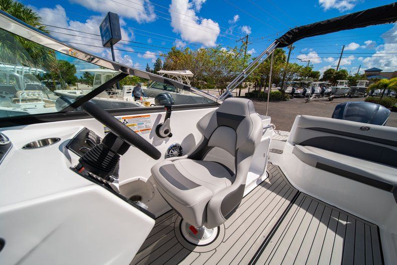 Thumbnail 17 for New 2020 Hurricane SD 2400 OB boat for sale in West Palm Beach, FL