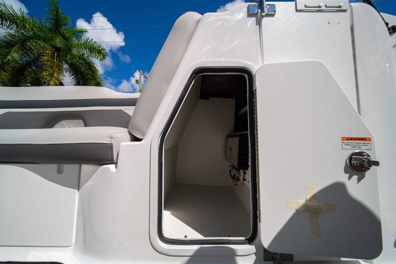 Thumbnail 27 for New 2020 Hurricane SD 2400 OB boat for sale in West Palm Beach, FL